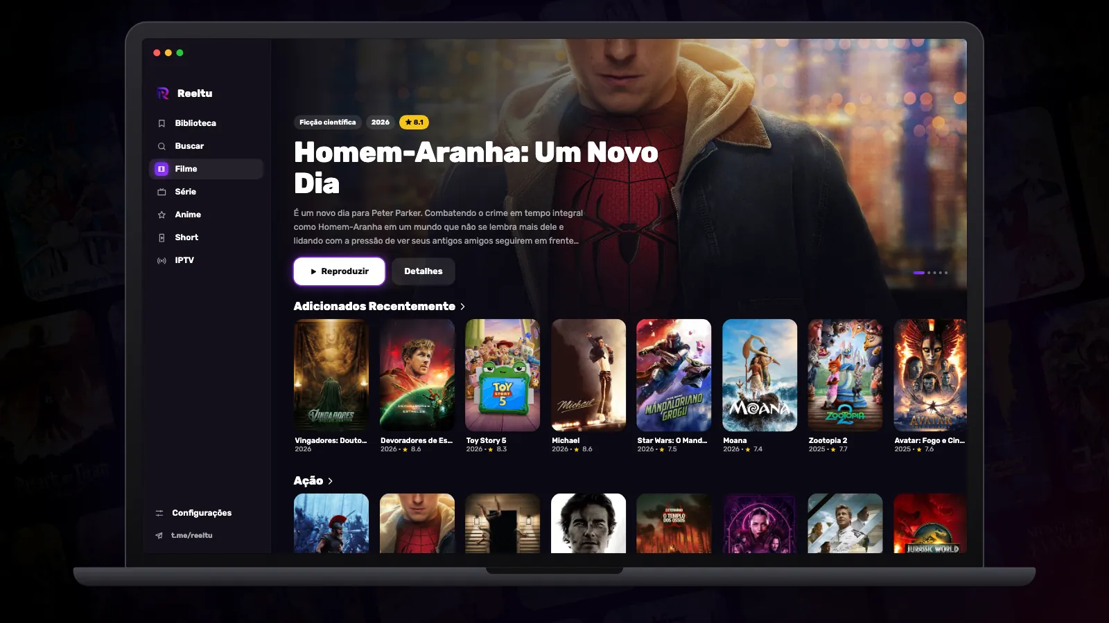 Um Mac notebook mostrando as fileiras de filmes do Reeltu e o menu à esquerda.